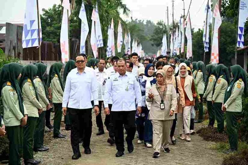 Penjabat (PJ) Sekretaris Daerah Provinsi Sumatera Utara (Sumut) Timur Tumanggor, Direktur Utama Polbangtan Medan Nurliana Harahap, Wakil Wali Kota Tanjungbalai Muhammad Fadly Abdina, serta di dampingi Kepala Dinas Pertanian dan Ketahanan Pangan Provinsi Sumatera Utara  Fariz Haholongan Hutagalung, melakukan Tanam Cabai secara serentak se Provinsi Sumatera Utara, dirangkaikan dengan Launching Kampus Mandiri Pangan, di TEFA Politeknik Pembangunan Pertanian Medan, Rabu (21/10/2026)