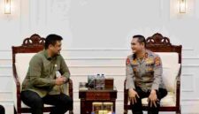 Gubernur Sumatera Utara (Sumut) Bobby Nasution menerima kunjungan kerja Kepala Polisi Daerah (Kapolda) Sumut Irjen. Pol. Sonny Irawan di Ruang Kerja Lantai 10 Kantor Gubernur Sumut Jalan Diponegoro Kota Medan, Selasa (13/10/2026). Kapolda Sumut melakukan kunjungan kerja setelah dilantik oleh Kapolri pada awal Oktober lalu.