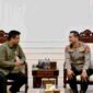 Gubernur Sumatera Utara (Sumut) Bobby Nasution menerima kunjungan kerja Kepala Polisi Daerah (Kapolda) Sumut Irjen. Pol. Sonny Irawan di Ruang Kerja Lantai 10 Kantor Gubernur Sumut Jalan Diponegoro Kota Medan, Selasa (13/10/2026). Kapolda Sumut melakukan kunjungan kerja setelah dilantik oleh Kapolri pada awal Oktober lalu.