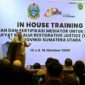 
Pj. Sekretaris Daerah Provinsi Sumatera Utara (Sumut) Timur Tumanggor didampingi Kepala Biro Hukum Setdaprov Sumut Aprilla Haslantini Siregar, serta Kepala BPSDM Sumut Agustinus, membuka acara Pelatihan dan Sertifikasi Mediator Untuk Perlindungan Rakyat Melalui Restorative Justice (PRESTICE) Provinsi Sumut di Hotel Karibia Boutique, Jalan Timor nomor 1, Kota Medan, Senin (12/10/2026).