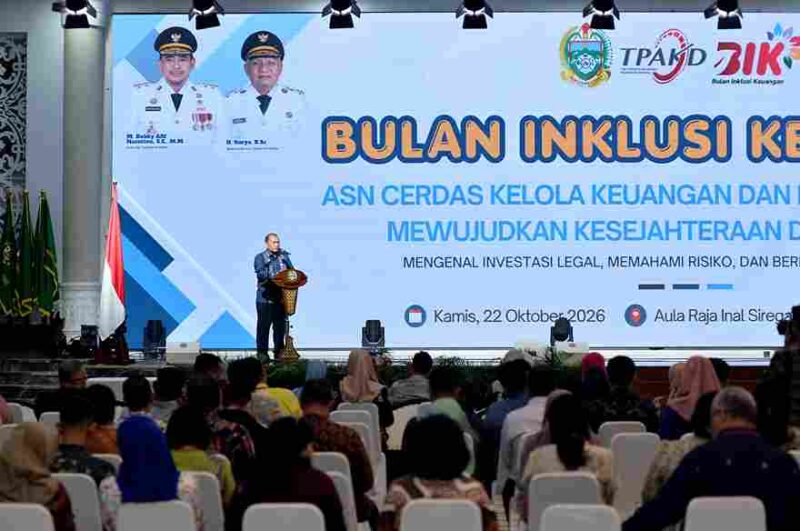 Pj. Sekretaris Daerah Provinsi Sumatera Utara (Sumut) Timur Tumanggor menghadiri dan memberi sambutan pada Bulan Inklusi Keuangan (BIK) 2026 di Aula Raja Inal Siregar Kantor Gubernur Sumut Jalan Diponegoro Kota Medan, Kamis (22/10/2026). 