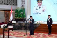 Wakil Gubernur Sumatera Utara (Sumut) Surya melantik dan mengambil sumpah jabatan sejumlah Pejabat Administrator dan Pejabat Pengawas pada lingkunang Pemerintah Daerah Provinsi Sumut di Aula Raja Inal Siregar Kantor Gubernur Sumut Jalan Diponegoro Kota Medan, Senin (5/10/2026).