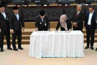 Wakil Gubernur Sumatera Utara (Sumut) Surya menghadiri Rapat Peipurna pada pembahasan Ranperda Perubahan atas Perda Nomor 1 Tahun 2019 tentang Fasilitasi Pencegahan Penyalahgunaan Narkotika, Psikotropika, dan Zat Adiktif lainnya, di Ruang Rapat Paripurna DPRD Sumut Jalan Imam Bonjol Medan, Rabu (28/10/2026).