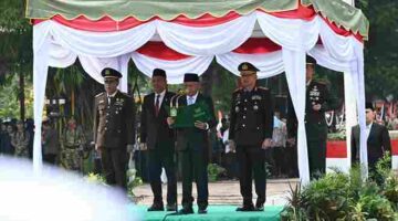 Wakil Gubernur Sumatera Utara (Sumut) Surya memimpin upacara peringatan Hari Kesaktian Pancasila Provinsi Sumatera Utara Tahun 2026 di Tugu Letda Sujono, kawasan Bandar Betsy, Kecamatan Bandar Huluan, Kabupaten Simalungun, Kamis (1/10/2026).