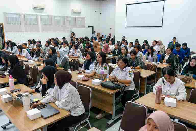 Bimbingan Teknis (Bimtek) Literasi Informasi bagi Pustakawan, Guru, dan Pegiat Literasi Tahun 2026 di Ruang Serbaguna Pemko Pematangsiantar, Rabu (30/09/2026).