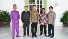 Wapres Gibran menerima jemaat GKPI Rajeg di Istana Wapres.