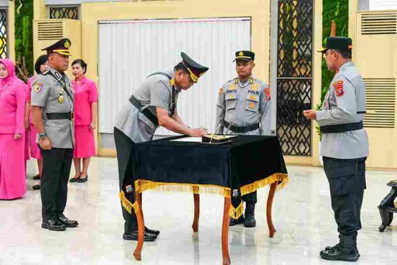 jabatan Irwasda Polda Sumut diserahterimakan dari Brigjen Pol Nanang Masbudi, S.I.K., M.Si., CFrA., kepada Kombes Pol Feri Handoko Soenarso, S.H., S.I.K.