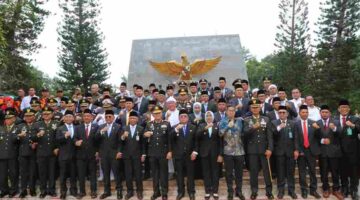 Wali Kota Pematangsiantar Wesly Silalahi menghadiri Upacara Peringatan Hari Kesaktian Pancasila tingkat Provinsi Sumatera Utara di Tugu Letda Sujono, kawasan Kebun PTPN IV Regional I Bandar Betsy, Kecamatan Bandar Huluan, Kabupaten Simalungun, Kamis (1/10/2026).