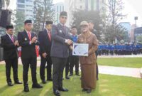 Rico Waas Beri Penghargaan kepada Kepling Harjosari II