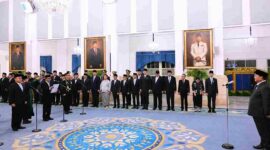 Presiden Prabowo Subianto melantik empat pejabat negara di Istana Negara, Jakarta, Kamis (1/10/2026).