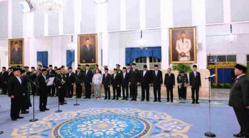 Presiden Prabowo Subianto melantik empat pejabat negara di Istana Negara, Jakarta, Kamis (1/10/2026).