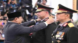 Presiden Prabowo melantik Suyudi Ario Seto sebagai Kapolri dan Wahyu Hadiningrat sebagai Wakapolri di Istana Negara, Jakarta, 1 Oktober 2026.
