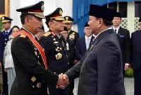 Presiden Prabowo Subianto menganugerahkan Tanda Kehormatan Bintang Mahaputera Adipurna kepada Jenderal Polisi Listyo Sigit Prabowo dan Bintang Mahaputera Adipradana kepada Komisaris Jenderal Polisi Dedi Prasetyo di Istana Negara, Jakarta, Kamis (1/10/2026).