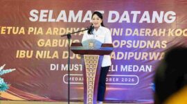 Ketua Dekranasda Kota Medan Ny. Airin Rico Waas.