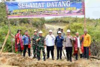 Pemkab Samosir bersama TNI dan Kementan membangun 20 jembatan, irigasi 15 kilometer untuk 680 hektare sawah serta konservasi lingkungan.