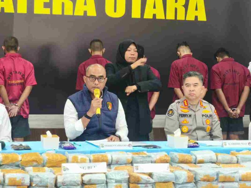Konferensi pers di Aula Ditresnarkoba Polda Sumut, Jumat (2/10/2026).