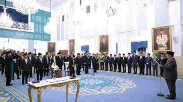 Presiden Prabowo Subianto melantik 26 anggota Dewan Pertimbangan Presiden (Wantimpres) Republik Indonesia di Istana Negara, Jakarta, Jumat (2/10/2026).
