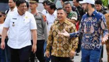 Pompa Air Tenaga Surya (PATS) di Desa Sibonor Ompu Ratus, Kecamatan Nainggolan, resmi beroperasi setelah diresmikan Deputi Bidang Pangan, Sumber Daya Alam, dan Lingkungan Hidup Kementerian PPN/Bappenas, Leonardo Adypurnama alias Teguh Sambodo, bersama Bupati Samosir Vandiko T. Gultom, Sabtu (3/10/2026).