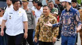 Pompa Air Tenaga Surya (PATS) di Desa Sibonor Ompu Ratus, Kecamatan Nainggolan, resmi beroperasi setelah diresmikan Deputi Bidang Pangan, Sumber Daya Alam, dan Lingkungan Hidup Kementerian PPN/Bappenas, Leonardo Adypurnama alias Teguh Sambodo, bersama Bupati Samosir Vandiko T. Gultom, Sabtu (3/10/2026).