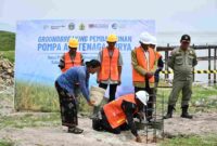 Pembangunan PATS Pakpahan ditandai dengan groundbreaking yang dilakukan Deputi Bidang Pangan, Sumber Daya Alam, dan Lingkungan Hidup Kementerian PPN/Bappenas Leonardo Adypurnama alias Teguh Sambodo bersama Bupati Samosir Vandiko T. Gultom dan Deputy Development Director UKFCDO Jakarta Freddie Brunt, Sabtu (3/10/2026).