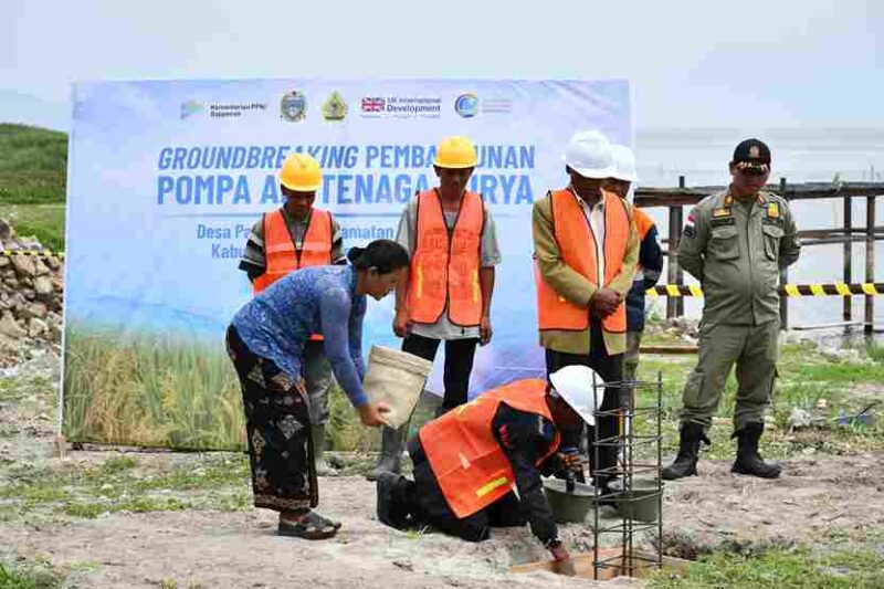 Pembangunan PATS Pakpahan ditandai dengan groundbreaking yang dilakukan Deputi Bidang Pangan, Sumber Daya Alam, dan Lingkungan Hidup Kementerian PPN/Bappenas Leonardo Adypurnama alias Teguh Sambodo bersama Bupati Samosir Vandiko T. Gultom dan Deputy Development Director UKFCDO Jakarta Freddie Brunt, Sabtu (3/10/2026).