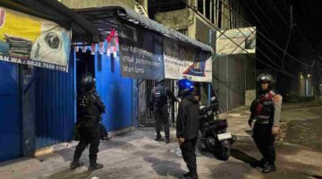 Tim Macan Polres Pelabuhan Belawan melaksanakan patroli keamanan dan ketertiban masyarakat (Kamtibmas) di wilayah hukumnya, Minggu (4/10/2026) dini hari.
