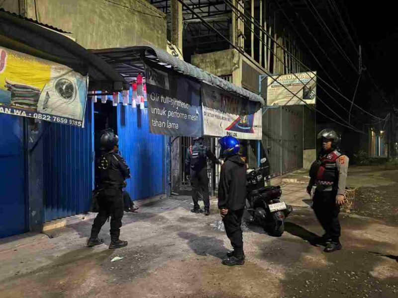 Tim Macan Polres Pelabuhan Belawan melaksanakan patroli keamanan dan ketertiban masyarakat (Kamtibmas) di wilayah hukumnya, Minggu (4/10/2026) dini hari.