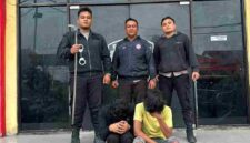 Dua pemuda diamankan bersama tiga sajam dan sejumlah barang lainnya.