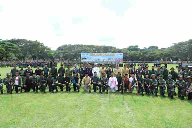 Bupati Asahan Taufik Zainal Abidin menghadiri HUT ke-81 TNI di Kisaran.