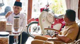 Wamenag Romo Muhammad Syafi’i bersilaturahmi ke rumah dinas Zakiyuddin Harahap di Medan.