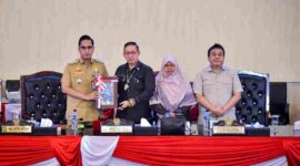 Rapat Paripurna DPRD Kota Medan yang dipimpin Ketua DPRD Wong Chun Sen dan dihadiri Wali Kota Medan Rico Tri Putra Bayu Waas, Senin (5/10/2026).