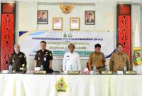 Pemerintah Kabupaten (Pemkab) Samosir bersama Kejaksaan Negeri (Kejari) Samosir melaksanakan penandatanganan Nota Kesepahaman (MoU) tentang sinergi pencegahan penyimpangan dan gangguan dalam penyelenggaraan pendidikan yang berlangsung di Aula Kantor Bupati Samosir, Selasa (6/10/2026).