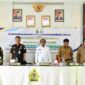 Pemerintah Kabupaten (Pemkab) Samosir bersama Kejaksaan Negeri (Kejari) Samosir melaksanakan penandatanganan Nota Kesepahaman (MoU) tentang sinergi pencegahan penyimpangan dan gangguan dalam penyelenggaraan pendidikan yang berlangsung di Aula Kantor Bupati Samosir, Selasa (6/10/2026).