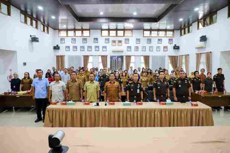 Penandatanganan kesepakatan bersama antara pemerintah daerah dan jajaran kejaksaan dalam memperkuat pendampingan serta pencegahan penyimpangan dalam penyelenggaraan pendidikan di Ruang Data Balai Kota, Jalan Merdeka, Selasa (6/10/2026).