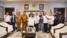 Rico Waas saat menerima audiensi panitia TennisFest Medan 2026 di Balai Kota Medan, Selasa (6/10/2026).