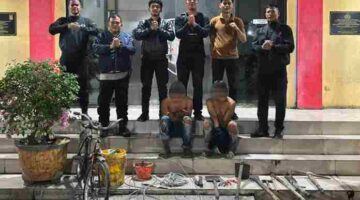 Tim Macan Polres Pelabuhan Belawan mengamankan dua pria yang diduga mencuri kabel fiber optik di Jalan Pancing I, Medan Labuhan.