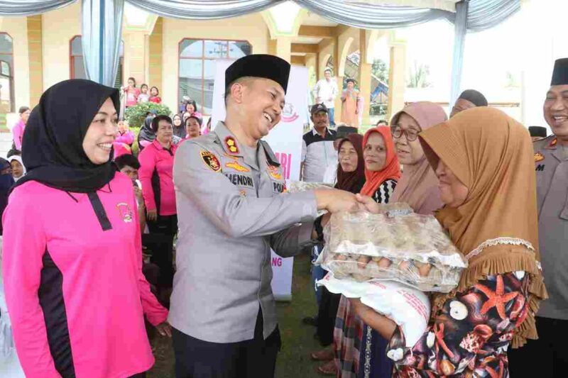 Polres Simalungun menyalurkan bantuan kepada 70 warga.