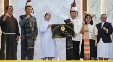 Wali Kota Wesly Silalahi meresmikan Aula SMP Bintang Timur Pematangsiantar.