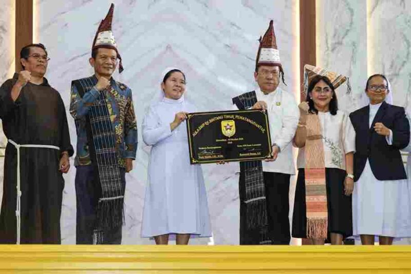 Wali Kota Wesly Silalahi meresmikan Aula SMP Bintang Timur Pematangsiantar.