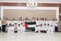 Bupati Asahan Taufik Zainal Abidin menyambut Safari Anak Gaza di Kisaran.
