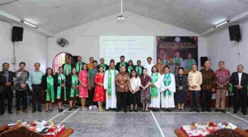 Wali Kota Wesly Silalahi menghadiri Ibadah Utus Sambut Pendeta GPIB Maranatha Pematangsiantar.