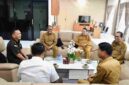 Wabup Ariston Tua Sidauruk bertemu Kajari Samosir untuk memperkuat pendampingan hukum, penataan aset, peningkatan PAD, dan pengawalan pembangunan daerah.