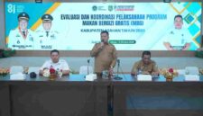 Bupati Asahan Taufik Zainal Abidin saat membuka kegiatan Evaluasi dan Koordinasi Pelaksanaan Program MBG Kabupaten Asahan di Aula Melati Kantor Bupati Asahan, Selasa (13/10/2026), pukul 14.00 WIB.