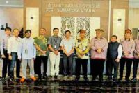 Foto bersama usai rapat koordinasi bersama PT PLN (Persero) Unit Induk Distribusi Sumatera Utara di Ruang Rapat Grand Sibayak, Medan, Kamis (15/10/2026). 