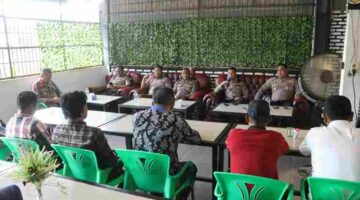 Kapolres Simalungun menyerap keluhan Kepling dan gamot terkait layanan 110, SIM daring, kenakalan remaja, balap liar, dan penyalahgunaan lem.