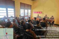 Warga Jorlang Hataran menyampaikan keluhan terkait narkoba, kenakalan remaja, dan pencurian sawit saat bertemu Wakapolres Simalungun.