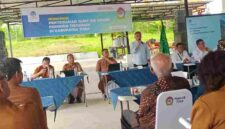 Sosialisasi penyesuaian tarif air minum Perumda Tirtanadi di pelataran Rumah Dinas Wakil Bupati Toba, Balige, Selasa (20/10/2026).