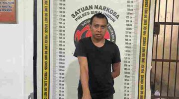 Andri Wardan Lubis, 36 tahun, yang bekerja sebagai wiraswasta dan berdomisili di Nagori Karang Bangun, ditetapkan sebagai tersangka dengan dugaan berperan sebagai penjual narkotika.