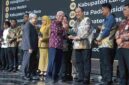 Pemkab Asahan kembali meraih Predikat Kabupaten Informatif pada KI Award 2026 dan mempertahankannya selama lima tahun berturut-turut.