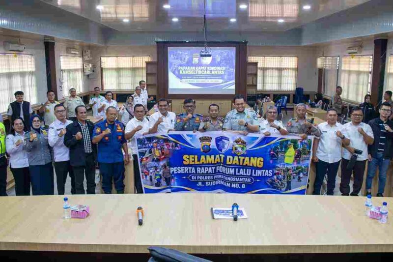  Rapat koordinasi (rakor) di Aula Widya Satya Brata Polres Pematangsiantar, Jalan Sudirman, Rabu (21/10/2026).